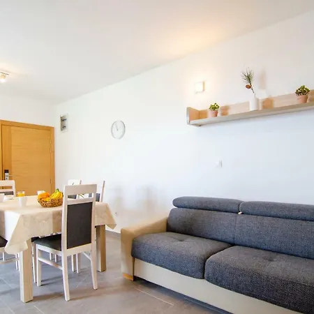 Sara 3 Appartement Bol