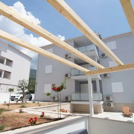 Sara 3 Appartement Bol