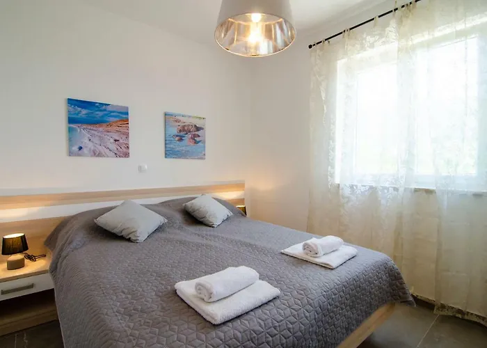 Sara 3 Apartament Bol