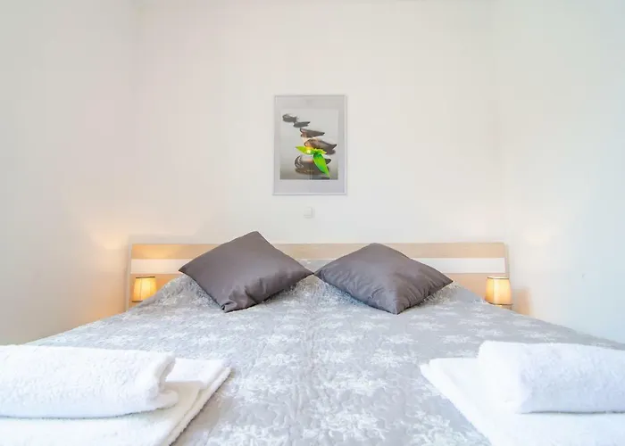 Sara 3 Apartament Bol