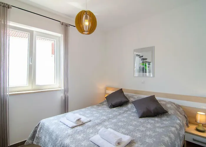 Sara 3 Apartament Bol
