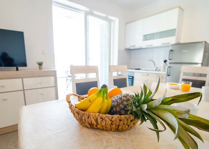 Apartment Sara 3 Bol