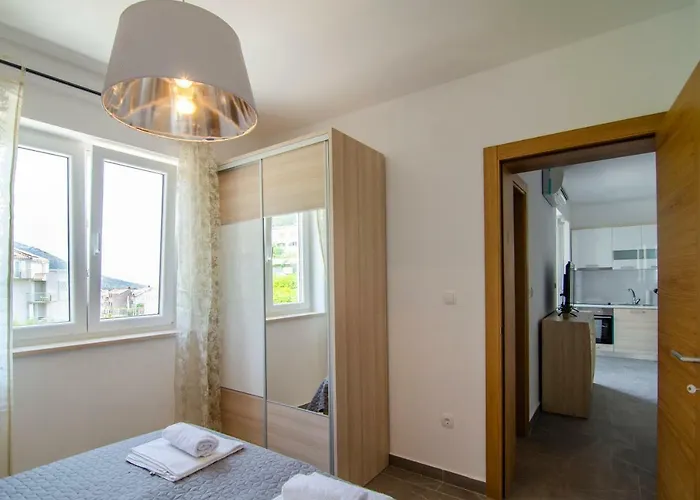 Apartment Sara 3 Bol