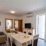 Apartman Sara 3 Bol