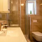 Sara 3 * Bol