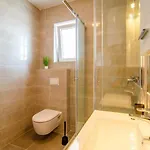 Apartman Sara 3 *