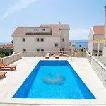 Sara 3 Apartman Bol