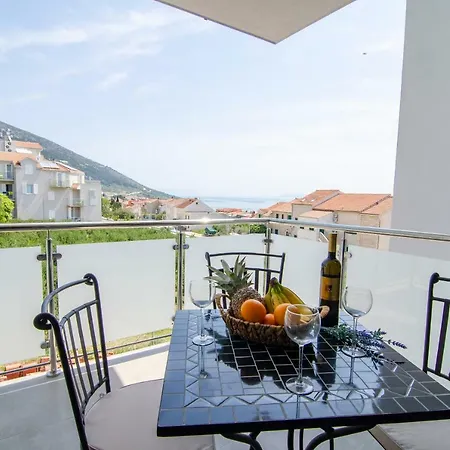 Apartment Sara 3 *