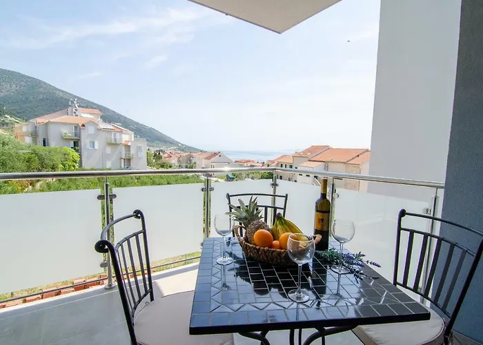 Διαμέρισμα Sara 3 *